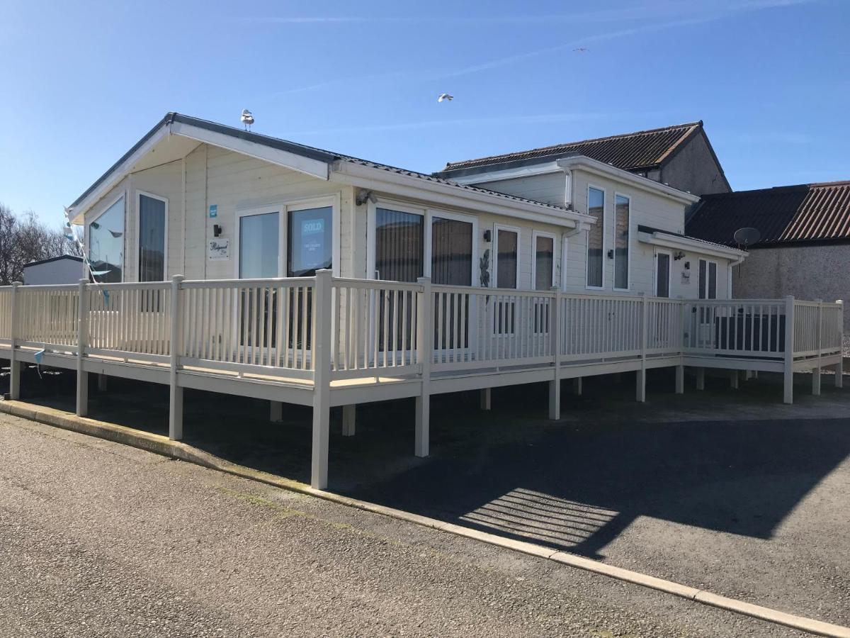 Hot Tub Accommodation North Wales Lodge Rhyl Eksteriør billede