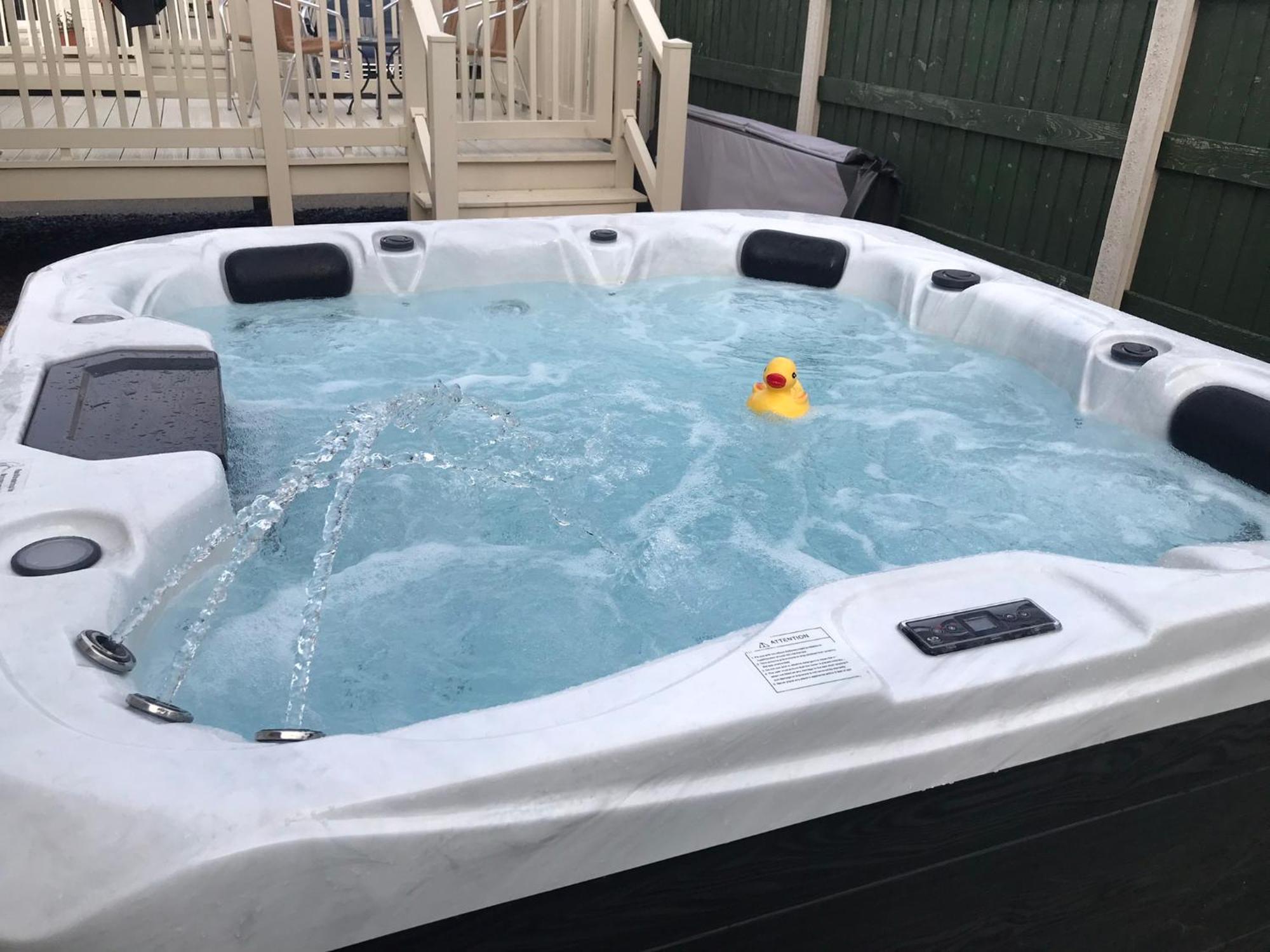 Hot Tub Accommodation North Wales Lodge Rhyl Eksteriør billede